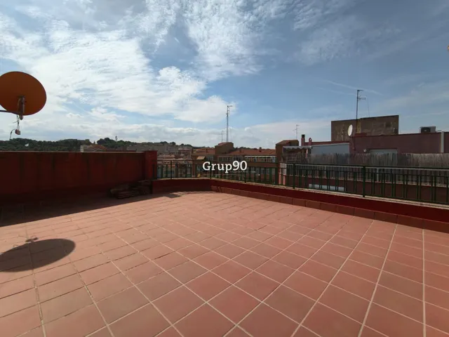 PISO DE 111 M2 TOTALMENTE REFORMADO CON 2 BALCONES JUNTO AL PASSEIG DE RONDA — 40
