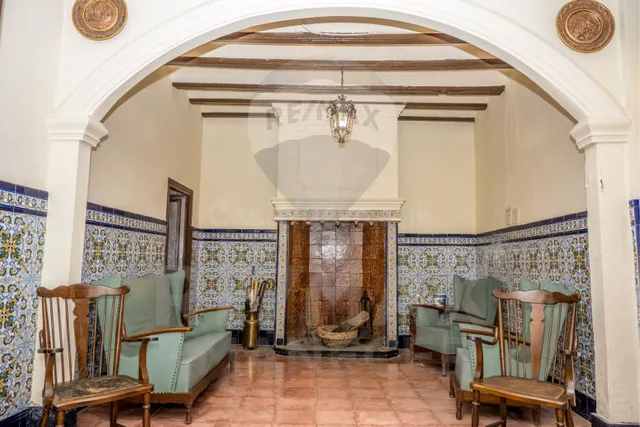 Casa con Carácter y Gran Potencial en el Centro de Enguera - foto 2