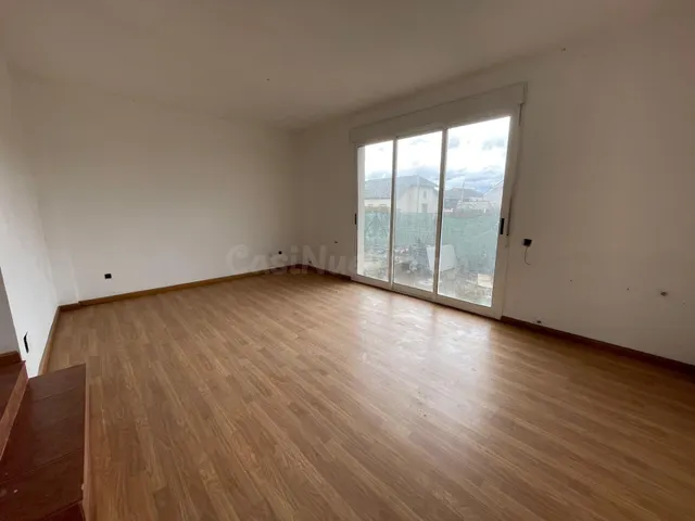 VENTA ADOSADO EN ALMAZCARA EL BIERZO — 4