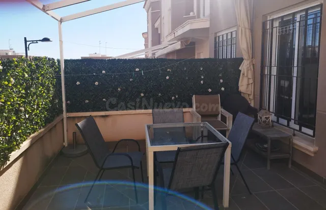 Amplio Adosado en Calas de Santiago Bernabeu , 3 dorm. 3 baños , Garaje , Piscina comun. etc. — 2