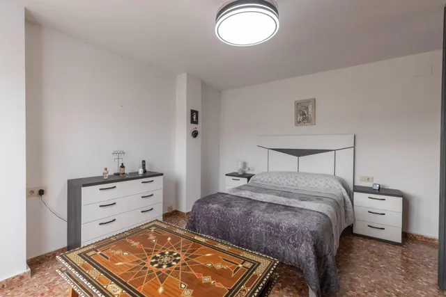 MAGNIFICA UNIFAMILIAR ADOSADA DE 4 PLANTAS EN LOMA LINDA CON PISCINA COMUNITARIA — 28