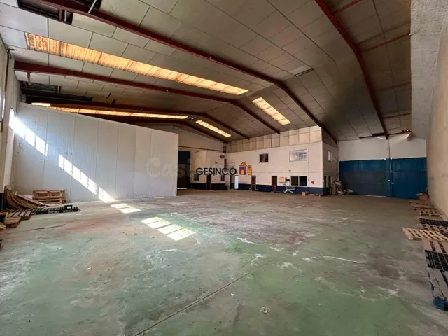 NAVE INDUSTRIAL JUNTO AL MERCADO DE ABASTOS - foto 5