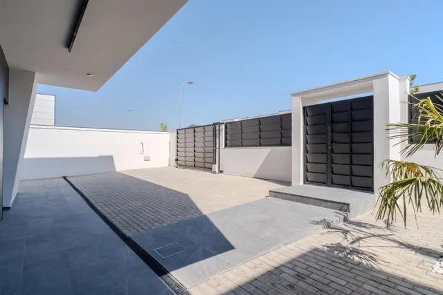 Chalet Pareado de Diseño Vanguardista con Piscina y Máxima Eficiencia Energética en El Bosque — 44