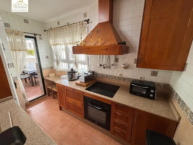 MAGNIFICA CASA EN PRIMERA PLANTA EN EL CENTRO DE PUERTO REAL - foto 3