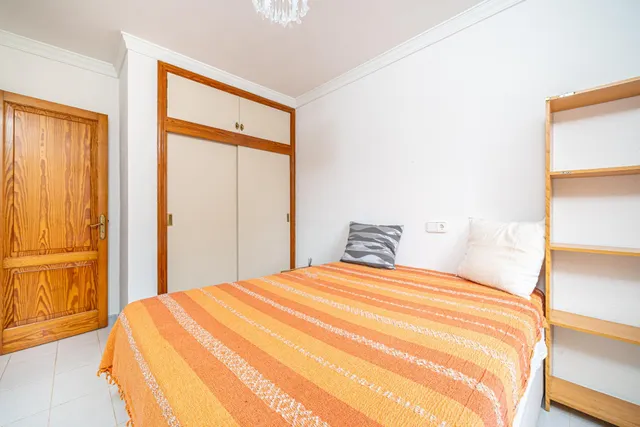 Chalet con amplio jardín y posibilidad de doble vivienda — 14