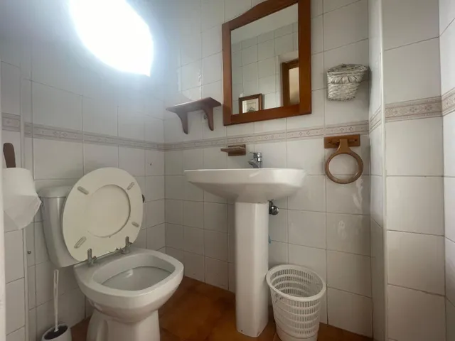 Amplia habitación  en Granada, Ideal para Estudiantes — 10