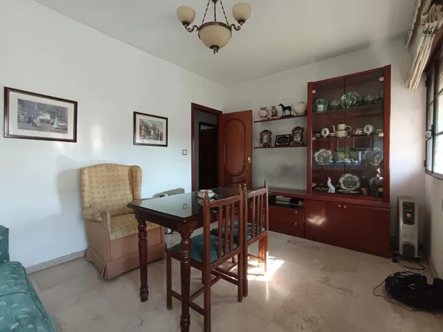 El verdadero lujo en el Realejo es tener tu propia cochera y compartir el edificio con un solo vecino. — 36