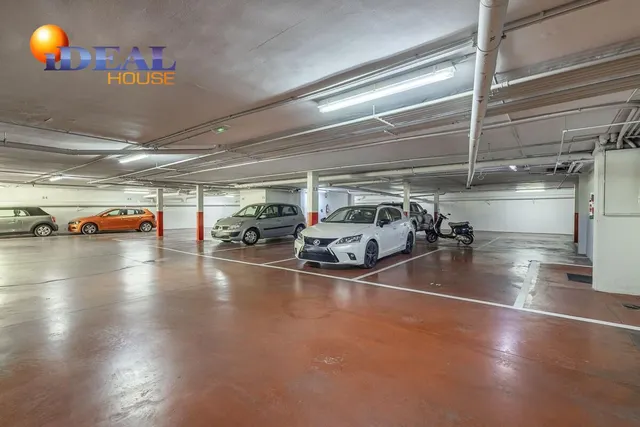 EXCLUSIVO PISO CON JARDÍN PRIVATIVO EN UNA DE LAS MEJORES URBANIZACIONES DE GRANADA — 43