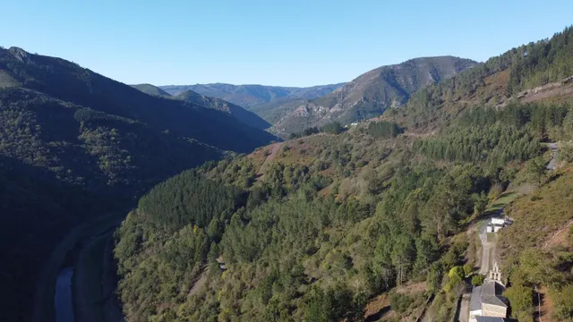 Finca rústica en el corazón de la montaña gallega — 13