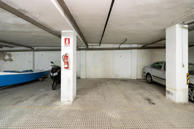 Plaza de garaje y trastero junto al Hospital de Traumatología — 6