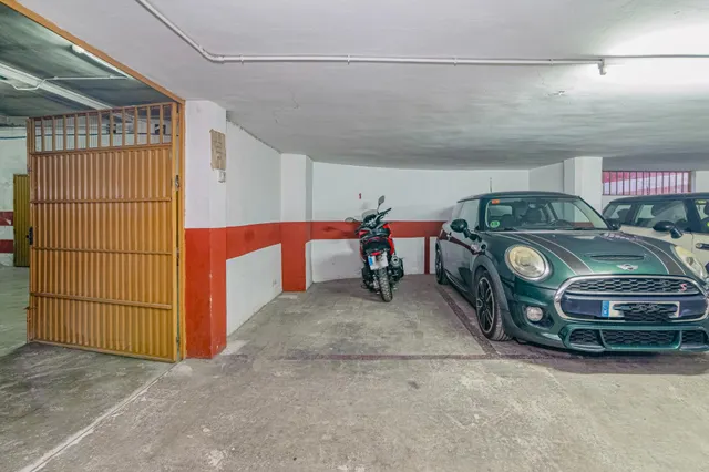 Local en el Corazón de Granada - Ideal para Cocheras — 8