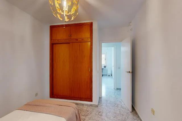 Espacioso piso en Canteras con gran dormitorio principal en suite, patio y plaza de garaje. Cartagena — 14