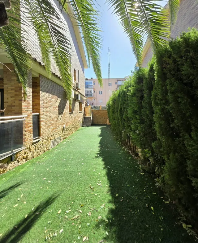 CASA CON JARDIN DE 4 habitaciones EN BARENYS — 10