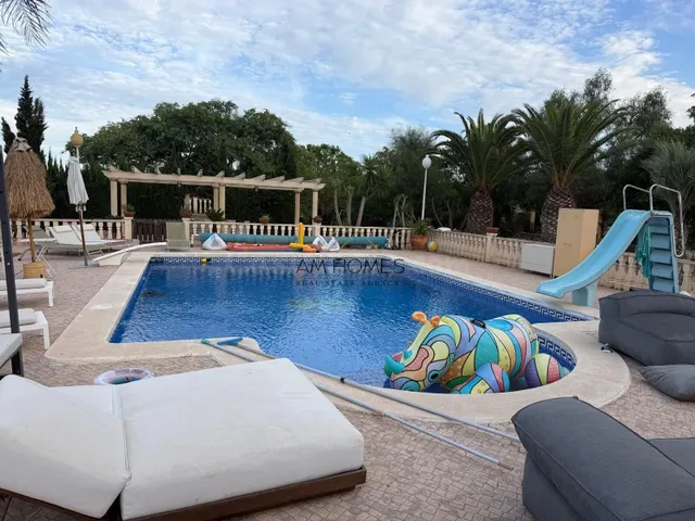 ESPECTACULAR CHALET INDEPENDIENTE CON 10.000 M2 DE PARCELA, PISCINA Y CASA DE INVITADOS — 4