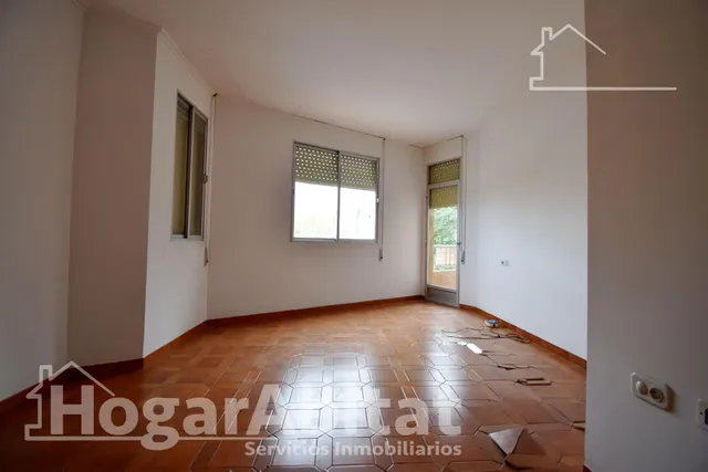 ¡OPORTUNIDAD PARA INVERSORES! GRAN EDIFICIO CON DOS VIVIENDAS INDEPENDIENTES, DOS TERRAZAS Y PARCELA — 11