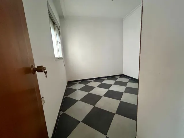 Amplia Casa para Reformar en el Corazón de la Ciudad — 29