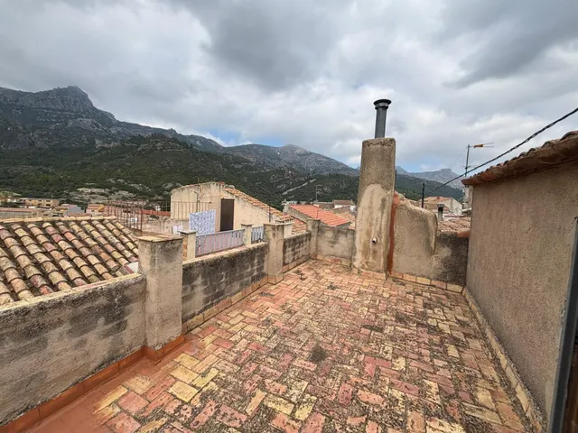 Casa de pueblo con gran potencial y espectacular terraza en Alfara de Carles — 6