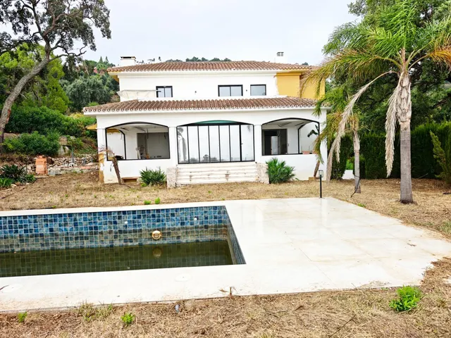 Villa semi reformada en la Mairena, 485m2 útiles, 3000m2 par - foto 4