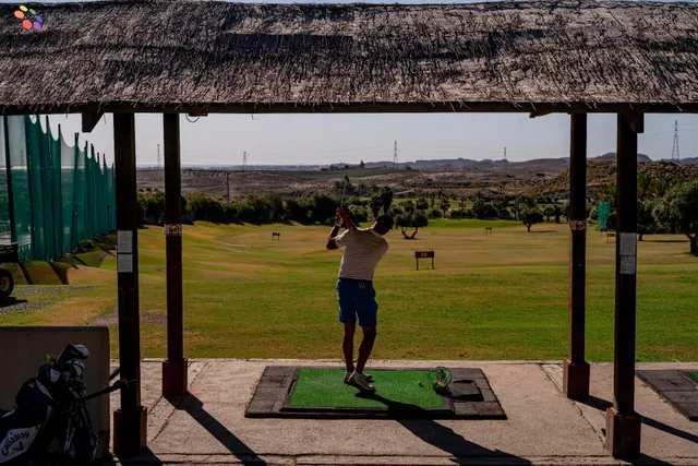 OPORTUNIDAD DE LUJO, EN URB. GOLF VALLE DEL ESTE, VERA. — 33
