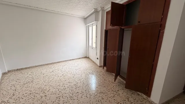 PISO GRANDE , SE ALQUILA VACIO. SOLO INCLUYE LOS ELECTRODOMÉ - foto 4
