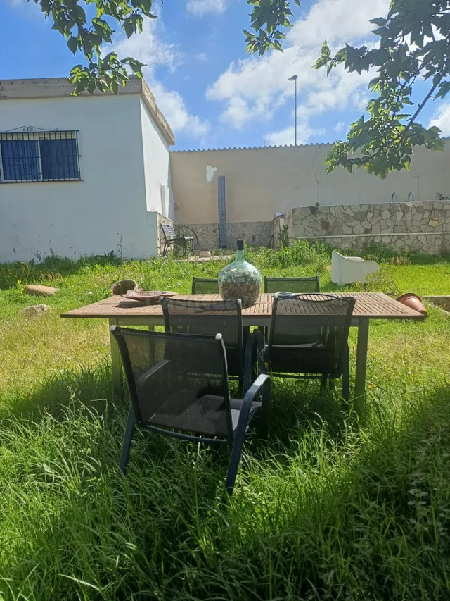Acogedor Chalet en Algeciras con Piscina y Amplio Jardín — 4