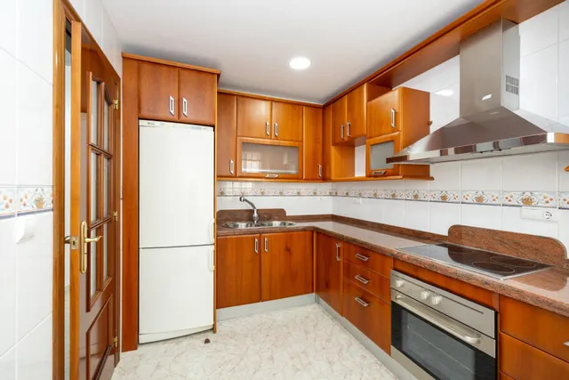 ALQUILER A EMPRESAS Amplio piso de 3 dorm hasta 6 personas,  - foto 4