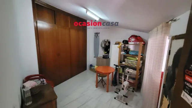 SE VENDE CASA Y PISO — 21