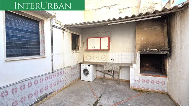 Oportunidad - Amplia casa de 197 m2 con 4 dormitorios y terraza en Benissanó — 36