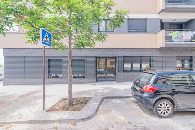 OPORTUNIDAD EN VENTA DE PISO VPO DE 3 DORMITORIOS EN BARRIO ALBAYDA CON PLAZA DE GARAGE Y TRASTERO — 45