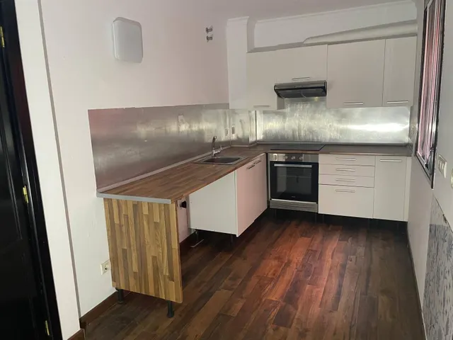PISO EN VECINDARIO — 14