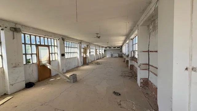 NAVE INDUSTRIAL CON MUCHAS POSIBILIDADES — 26
