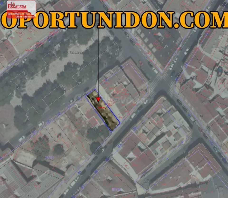 Solar urbano de 231 m2 en centro de Ibi, Glorieta de España.