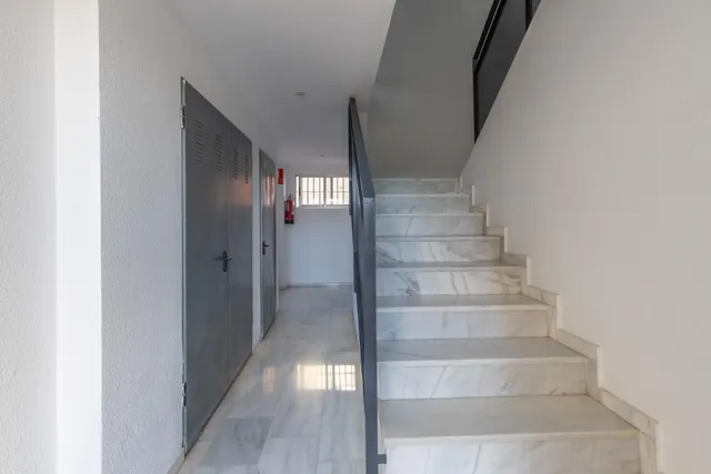 PISO PRECIOSO EN LAS GABIAS CERCA DE LA PARADA DE METRO — 26