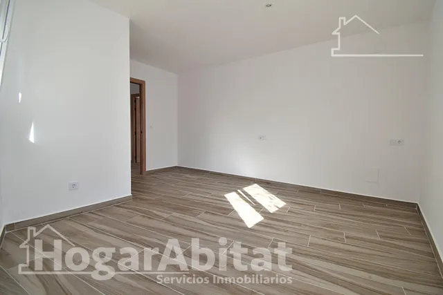 Casa reformada con terraza y garaje en el centro — 33