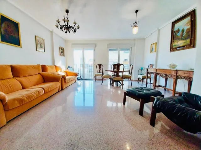 Piso de gran tamaño y excelentes calidades en pleno centro de Almoradí. — 3