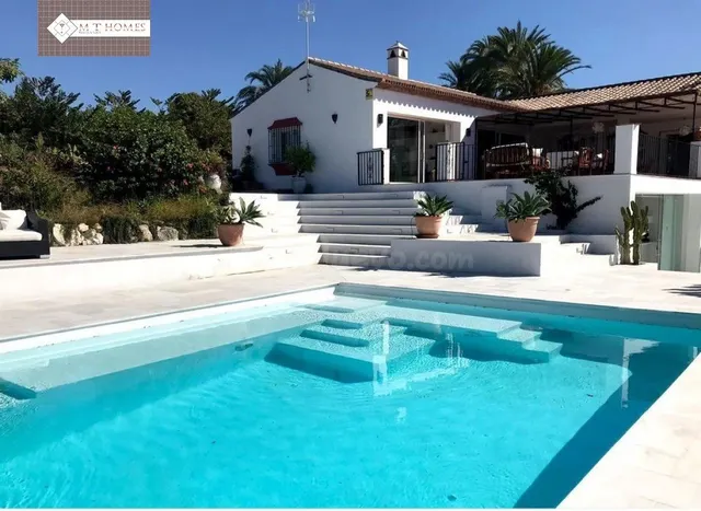CORTIJO ANDALUZ CON COMODIDADES DE LUJO - UN OASIS CERCA DEL - foto 3