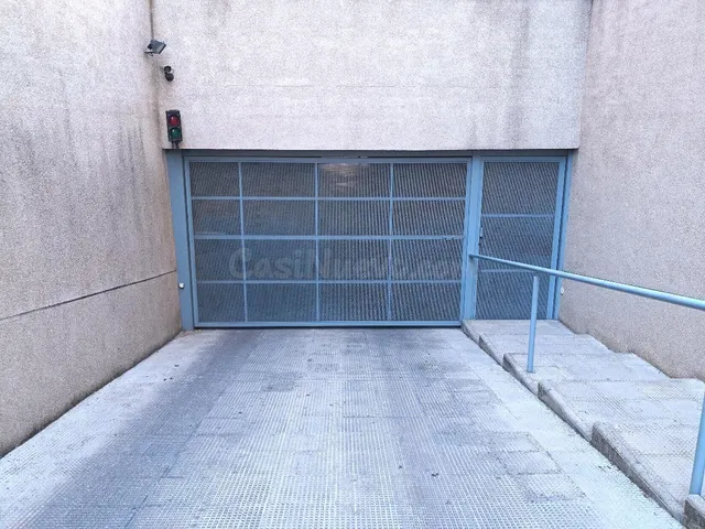 AMPLIA PLAZA DE APARCAMIENTO JUNTO A CIUDAD DE LA JUSTICIA - foto 2