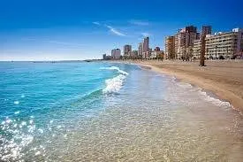 A 50 metros de la playa del Postiguet — 27