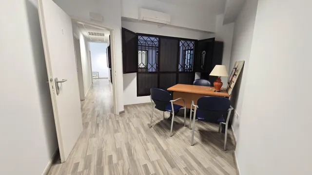 Oficina reformada y amueblada de 128 m2 en el Edificio Peceño, en pleno centro de Santa Cruz de Tenerife — 31