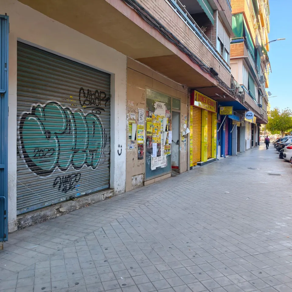 Local en alquiler c.pintor manuel maldonado en zaidin Granada