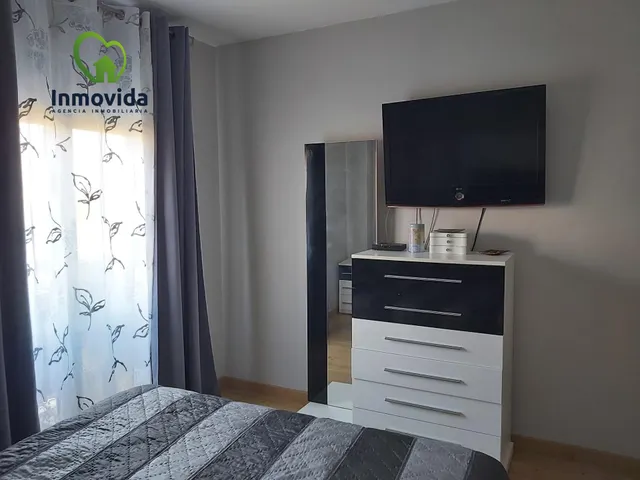 Amplio Piso Reformado en el Corazón del Barrio del Naranjo, Córdoba — 7