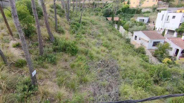 Parcela de 1392m2 en venta — 3
