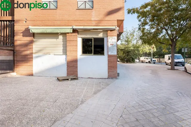 VENTA DE LOCAL EN URBANIZACION PARQUE NUEVA GRANADA (GRANADA) — 19