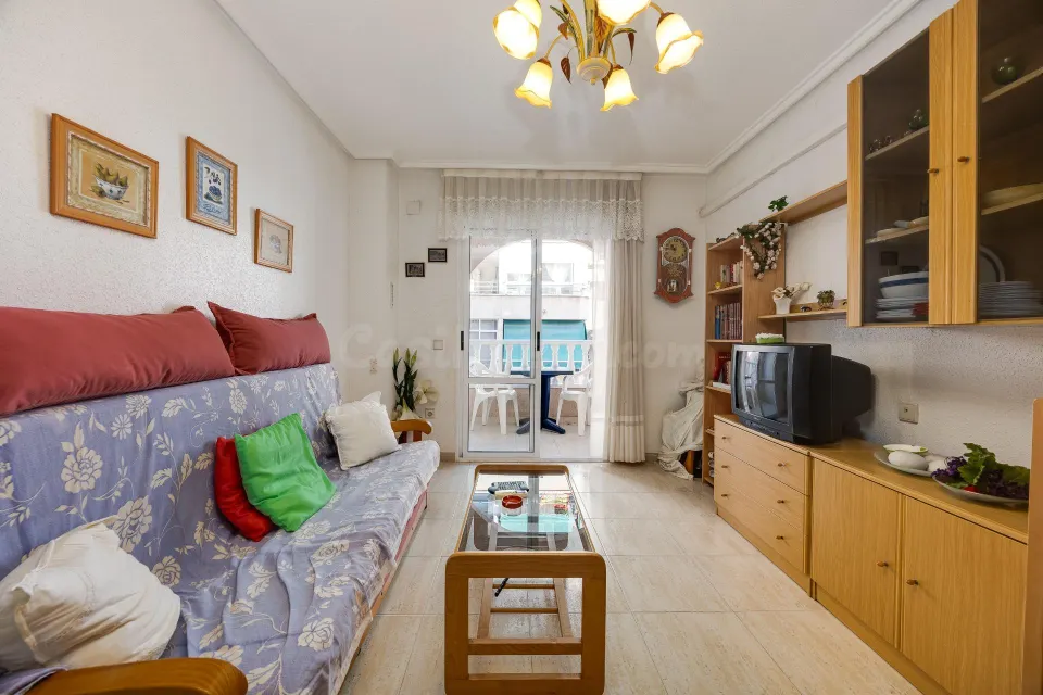 Apartamento de 2 dormitorios y piscina comunitaria en Playa del Cura