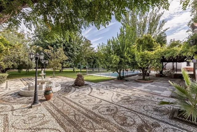 Espectacular Chalet en Ogijares - Ideal para Familias — 5