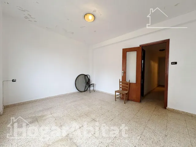 AMPLIA CASA PARA REFORMAR CON GARAJE Y TERRAZA EN EL CENTRO — 35