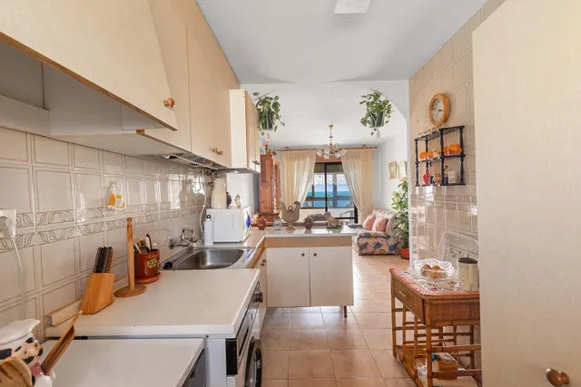 Apartamento de dos dormitorios con vistas la mar — 10