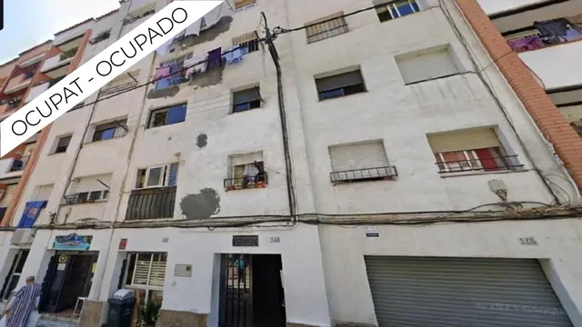 PLANTA BAJA PISO OCUPADO, 3 habitaciones, EN AV. AMERICA, RO