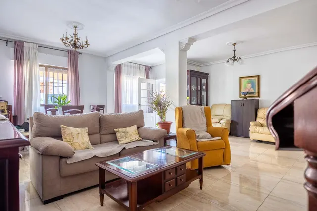 Espaciosa vivienda pareada con jardín, piscina, garaje y gran terraza en Mairena del Aljarafe — 18