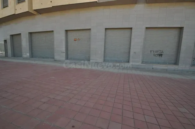 Local comercial 700m² en venta - Club de Campo - foto 3